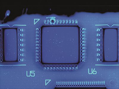 Blistering in the pin area and missing coating layer Blistering in the pin area and missing coating layer”